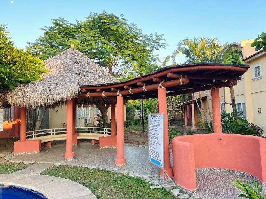 Casa Con Alberca A 8 Min De Playa Appartement Ixtapa  Buitenkant foto